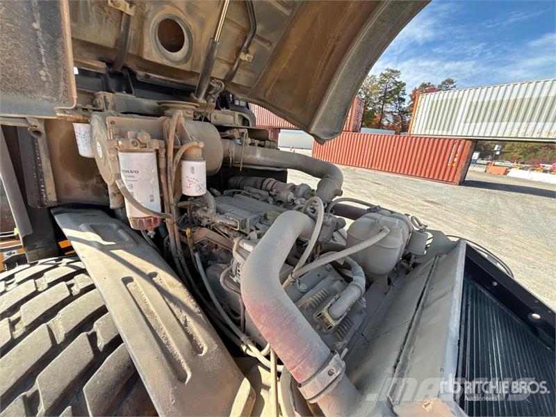 Volvo SD115B Smooth Drum Compactor 单轮压路机