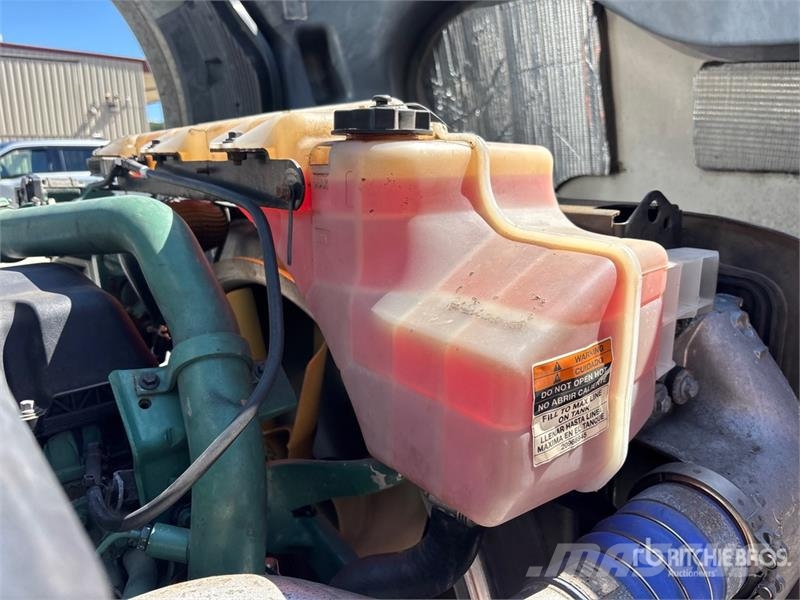 Volvo VNL Tegljači