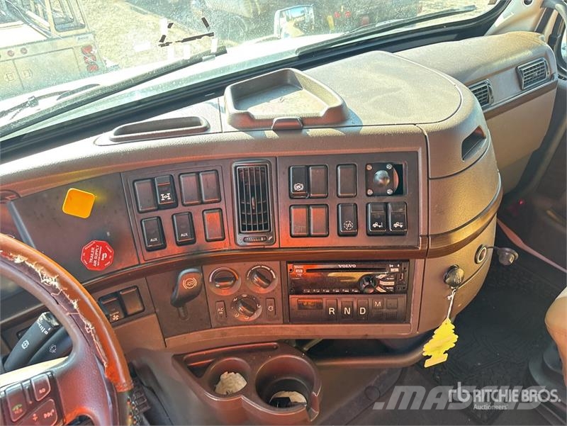 Volvo VNL Sattelzugmaschinen