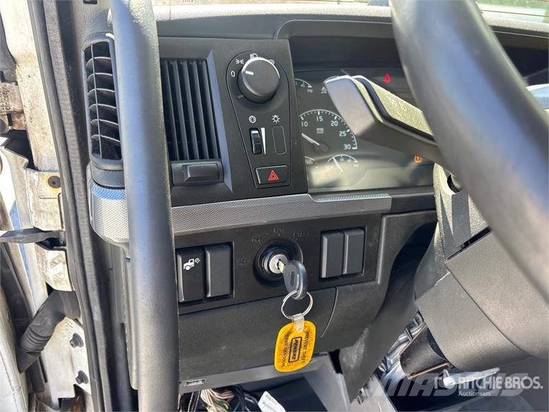 Volvo VNL Tegljači