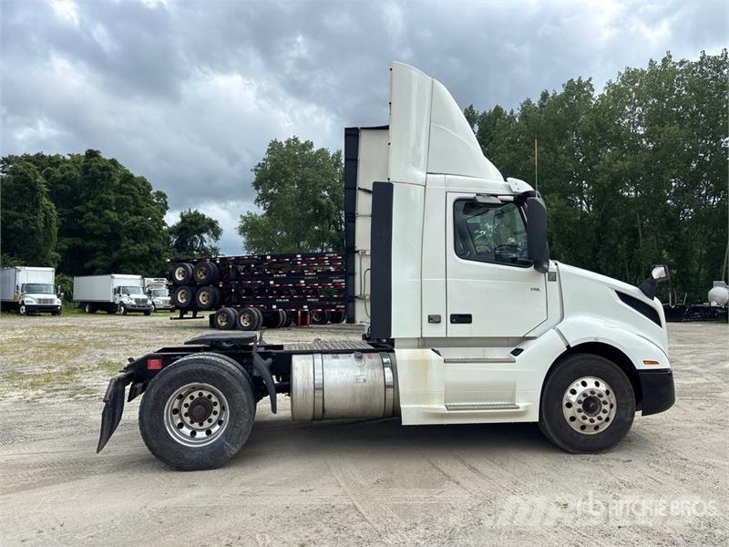 Volvo VNL Trekkers