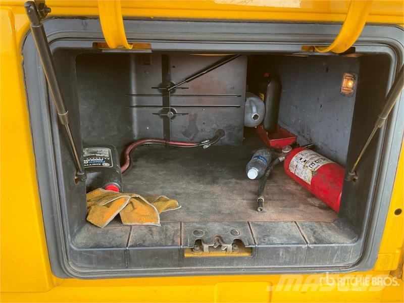 Volvo VNL Trekkers