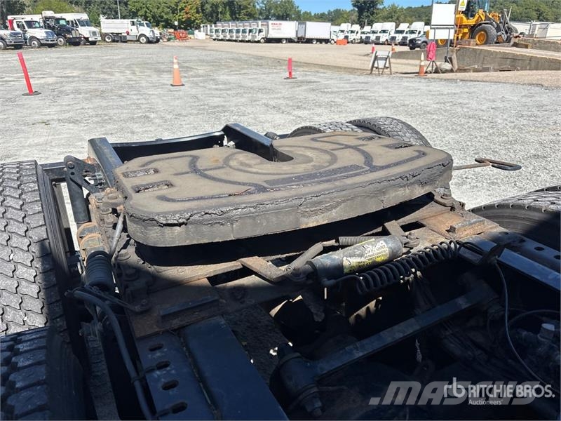 Volvo VNL Tegljači