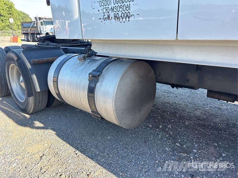 Volvo VNL Sattelzugmaschinen