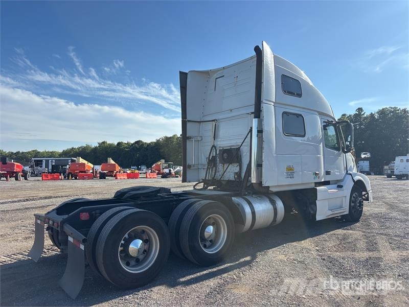 Volvo VNL Sattelzugmaschinen