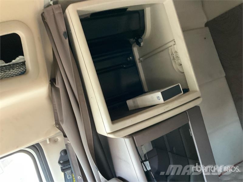 Volvo VNL 트랙터 유닛