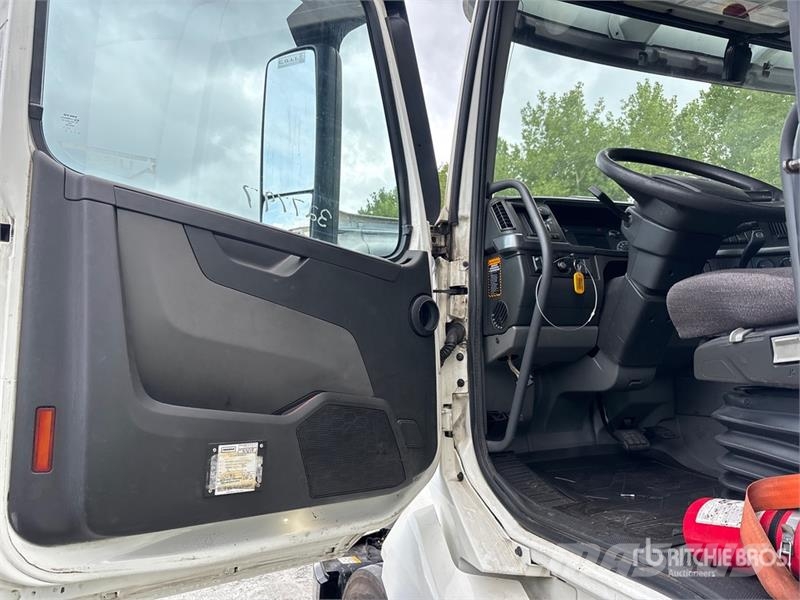 Volvo VNL Trekkers