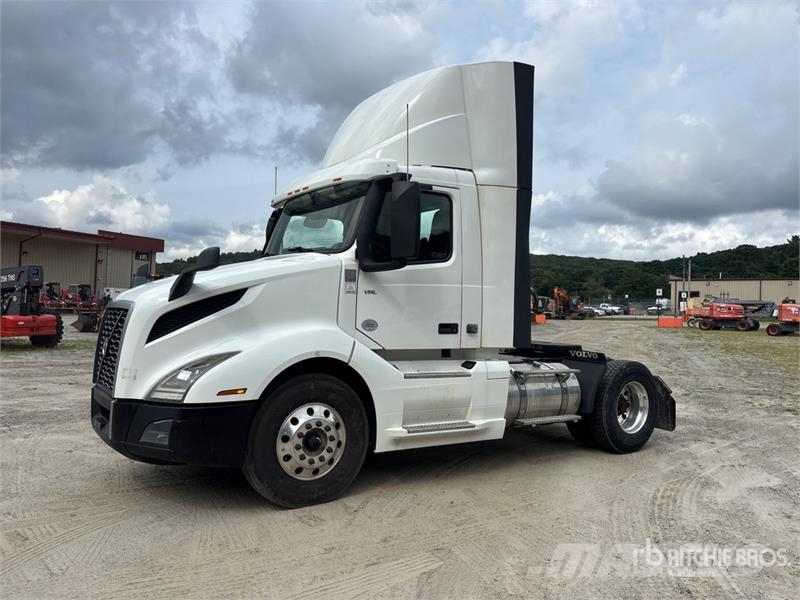 Volvo VNL Trekkers