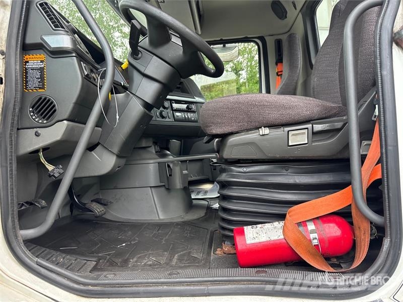Volvo VNL Trekkers