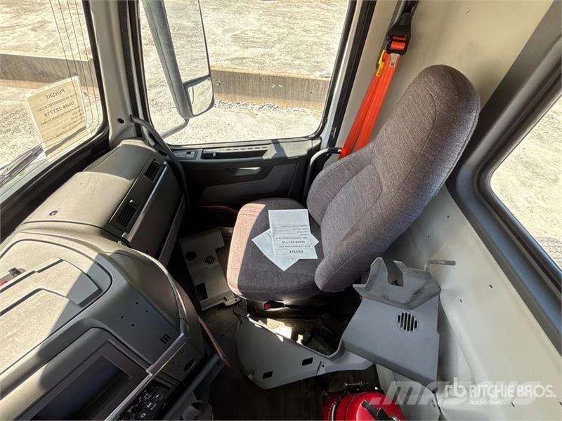 Volvo VNL Tegljači