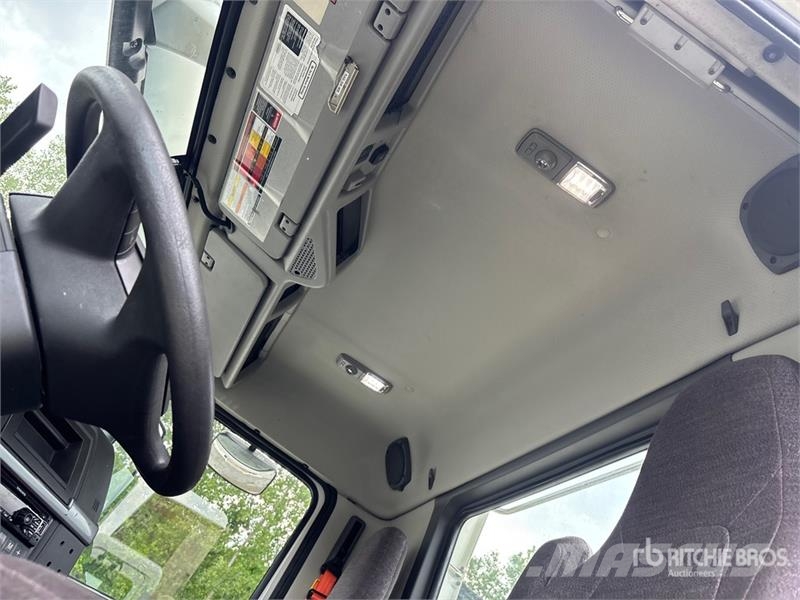 Volvo VNL Trekkers