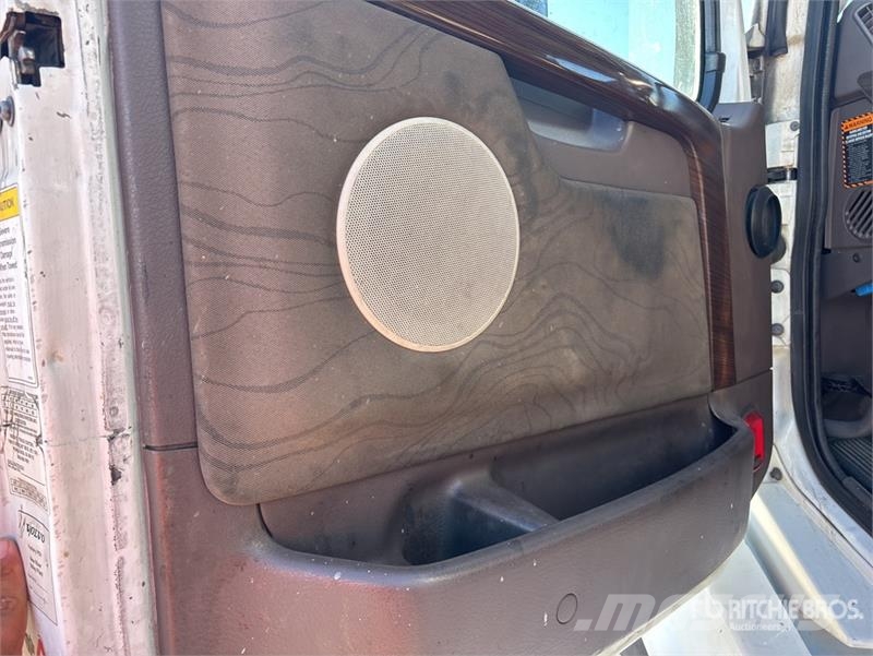 Volvo VNL Sattelzugmaschinen