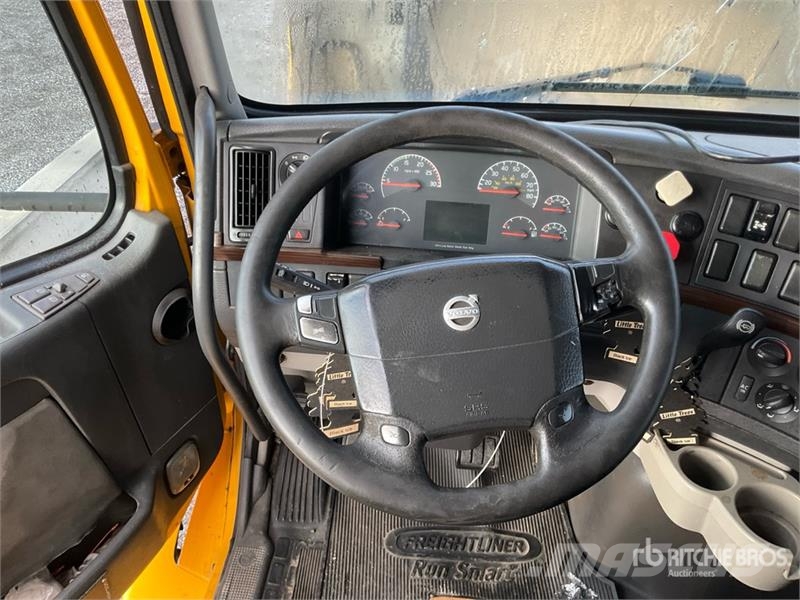 Volvo VNL Trekkers