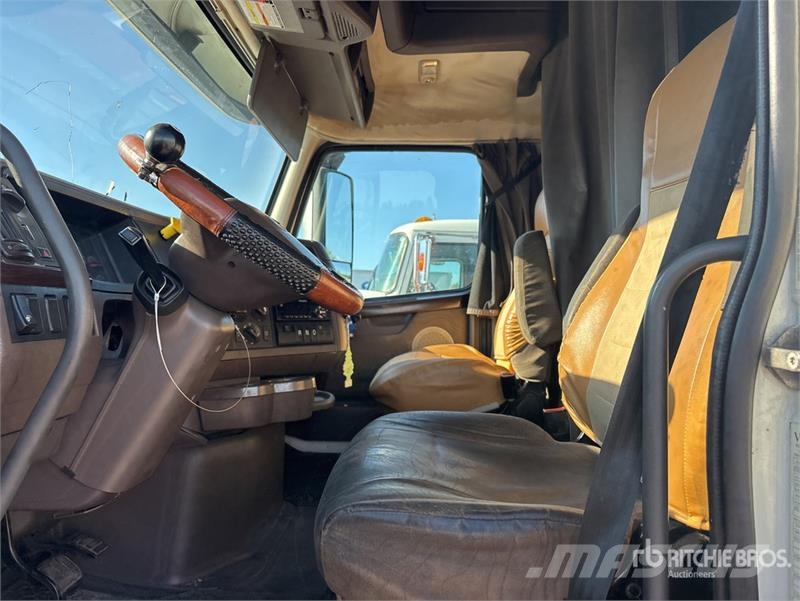 Volvo VNL Sattelzugmaschinen