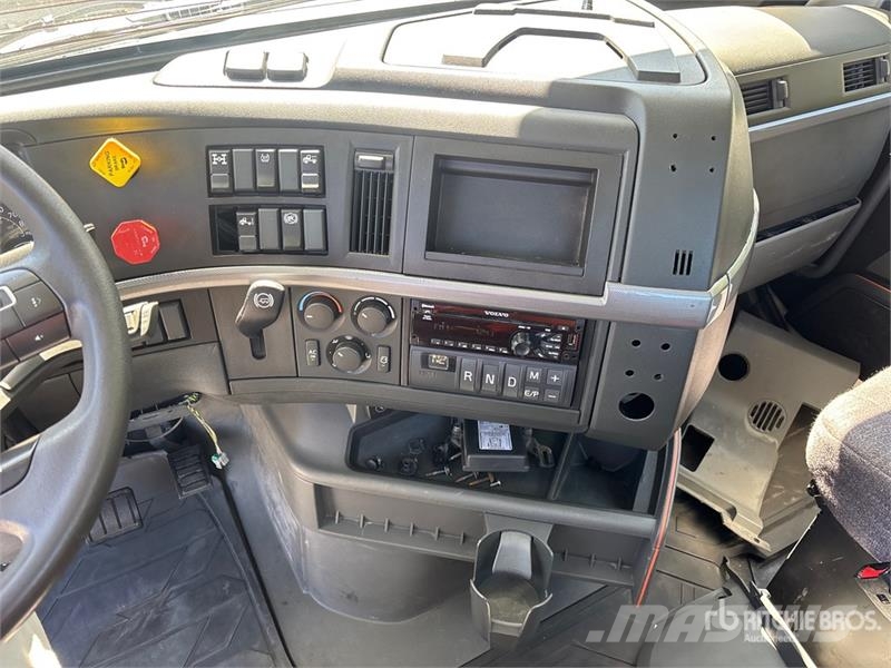 Volvo VNL Tegljači