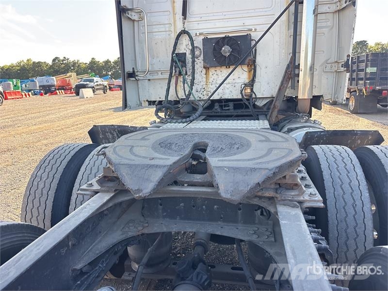 Volvo VNL Sattelzugmaschinen