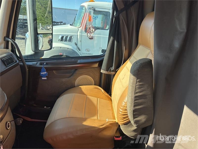 Volvo VNL Sattelzugmaschinen