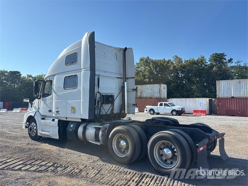 Volvo VNL Sattelzugmaschinen