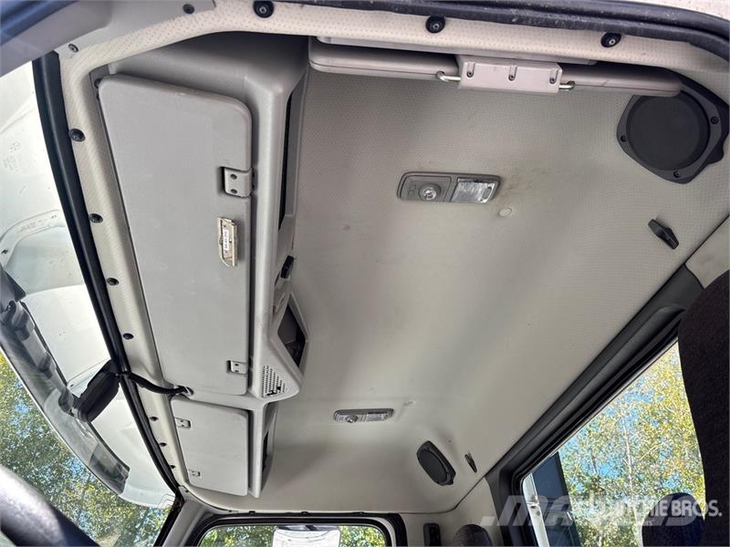 Volvo VNL Tegljači