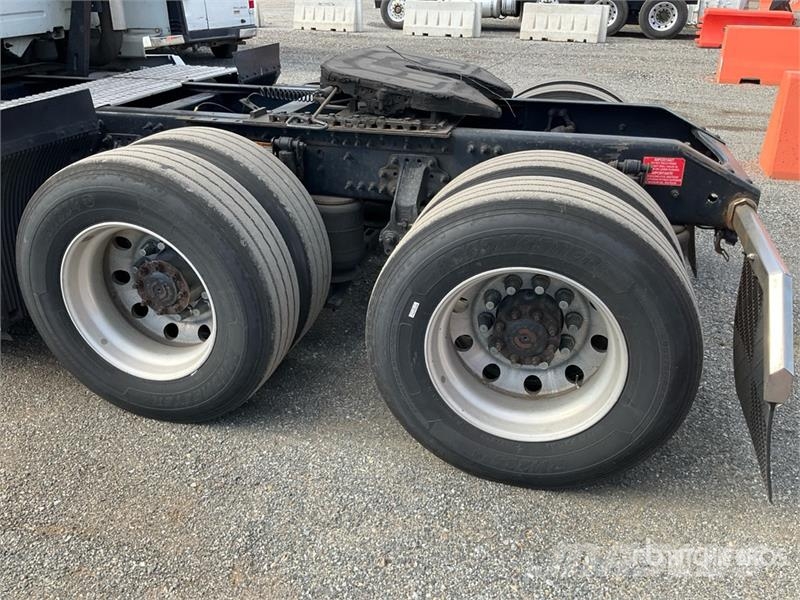 Volvo VNL 트랙터 유닛