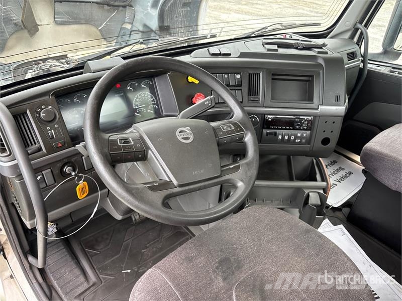 Volvo VNL Trekkers