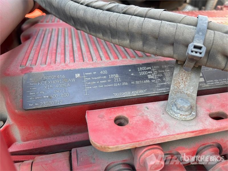 Volvo VNL42T Vetopöytäautot