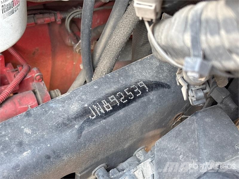 Volvo VNL42T Vetopöytäautot