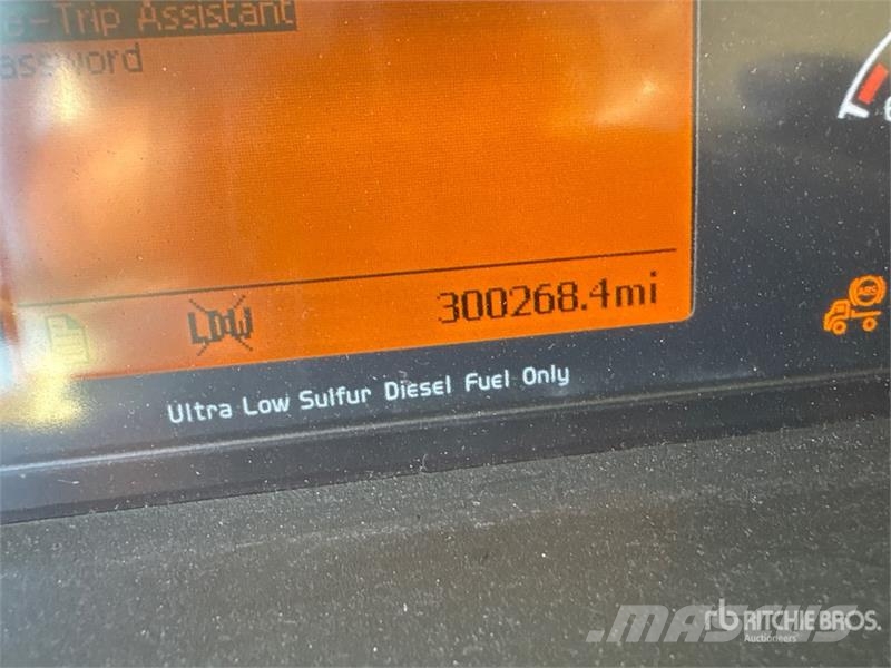 Volvo VNL42T Vetopöytäautot
