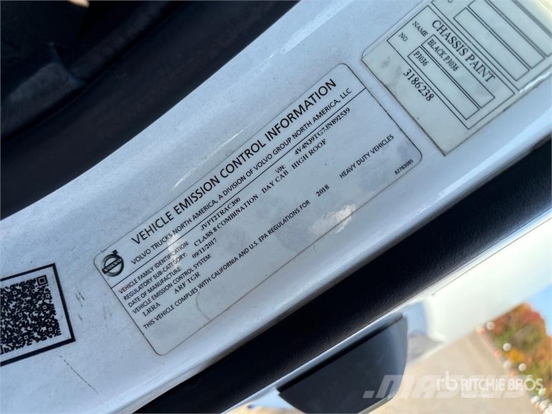 Volvo VNL42T Vetopöytäautot