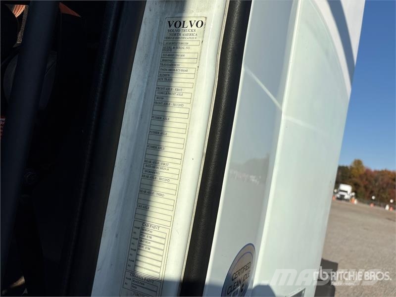 Volvo VNL42T Vetopöytäautot