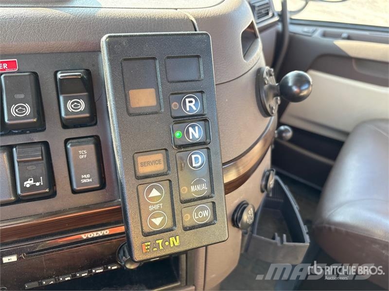 Volvo VNL42T Vetopöytäautot