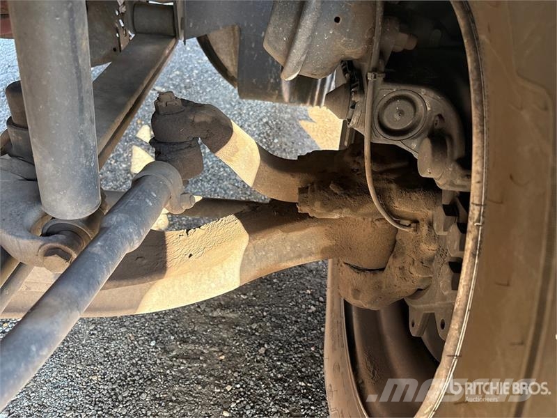 Volvo VNL42T Vetopöytäautot