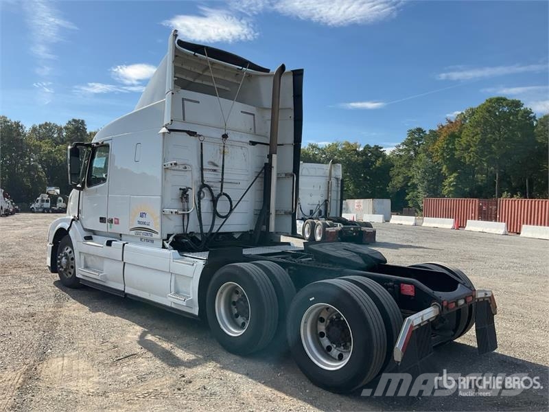 Volvo VNL430 Vlačilci