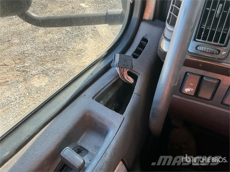Volvo VNL670 牵引车
