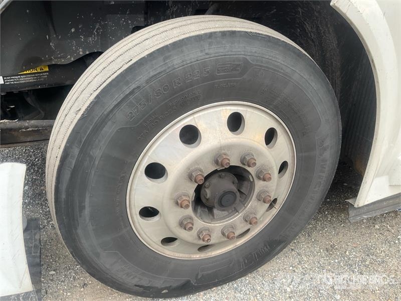 Volvo VNL670 曳引機組件