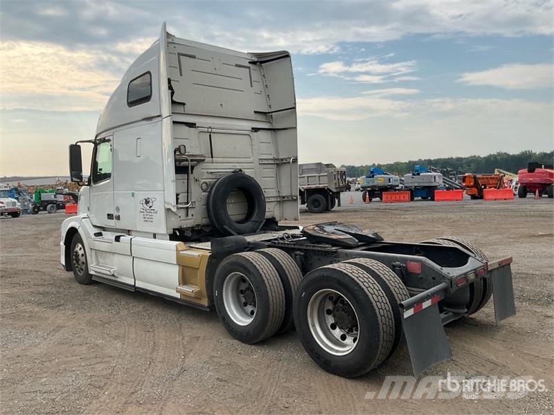 Volvo VNL670 曳引機組件