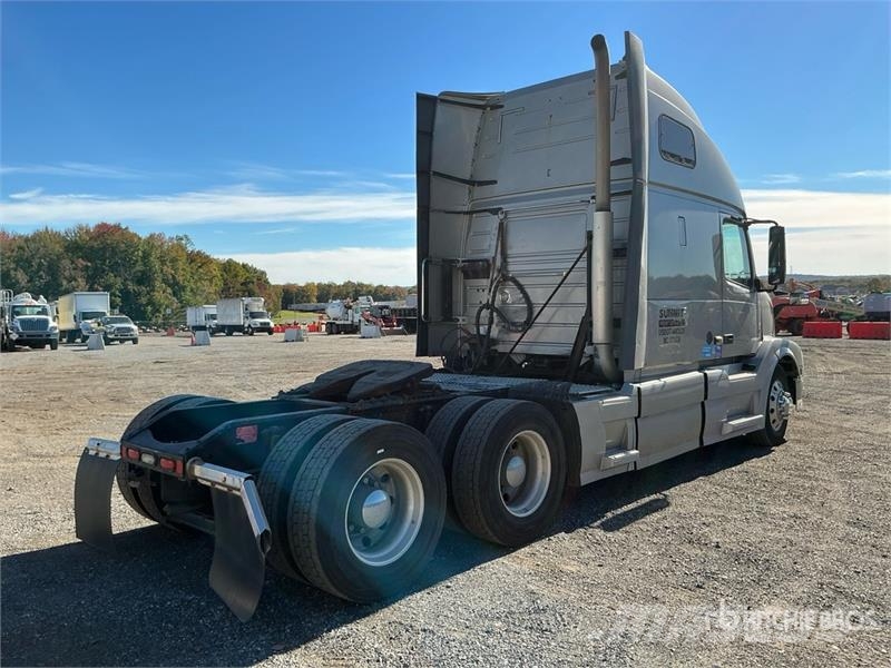 Volvo VNL670 牵引车