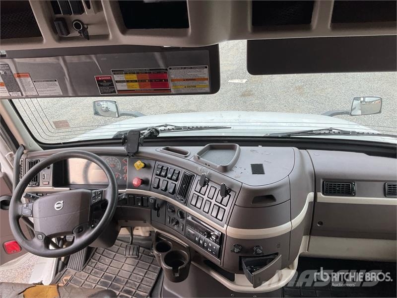 Volvo VNL670 曳引機組件