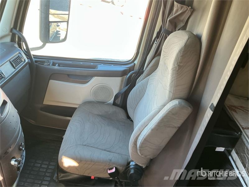 Volvo VNL670 牵引车