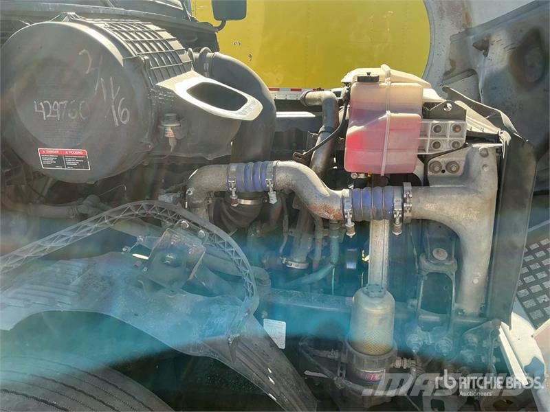 Volvo VNL670 牵引车