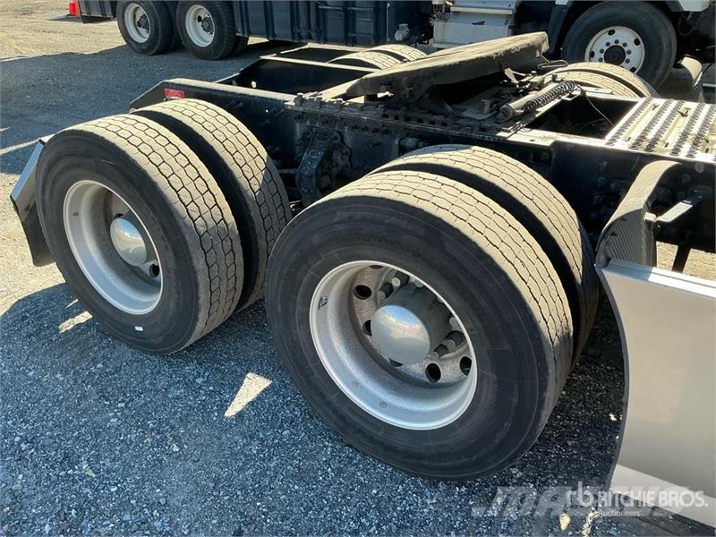 Volvo VNL670 牵引车