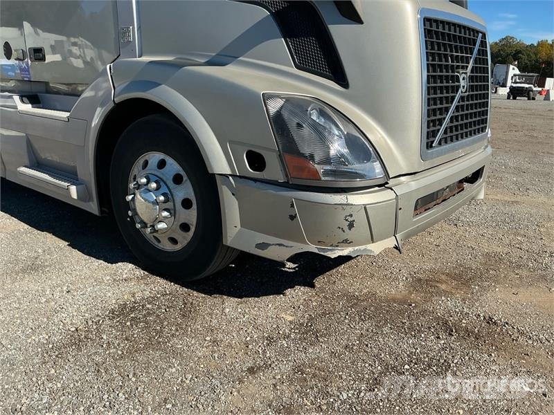 Volvo VNL670 牵引车