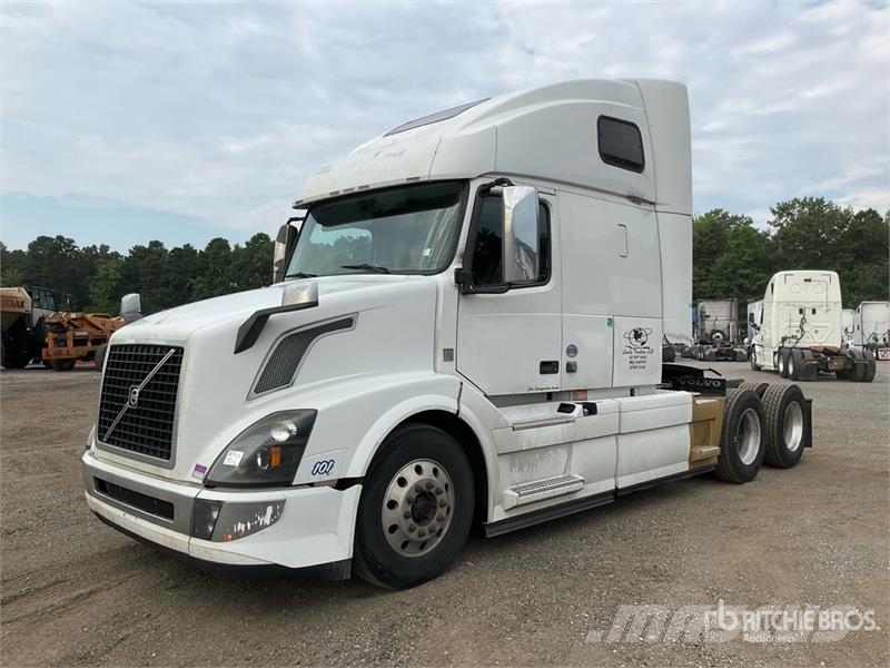 Volvo VNL670 曳引機組件