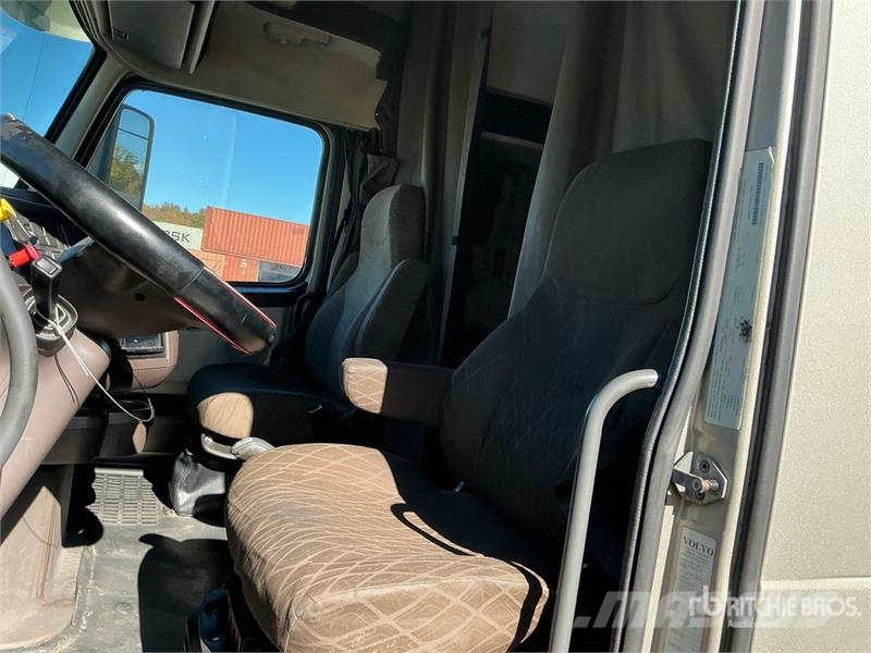 Volvo VNL670 牵引车