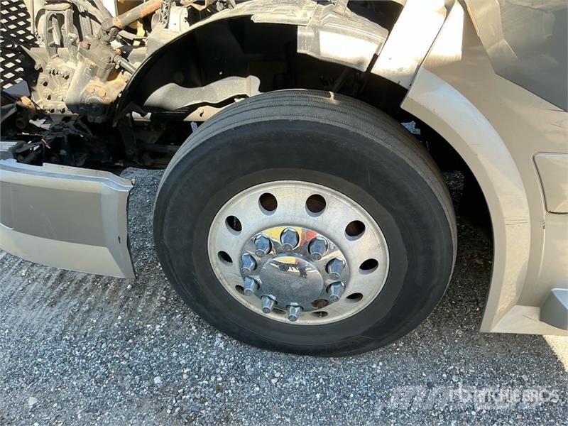 Volvo VNL670 牵引车