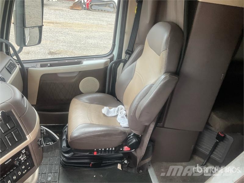 Volvo VNL670 曳引機組件