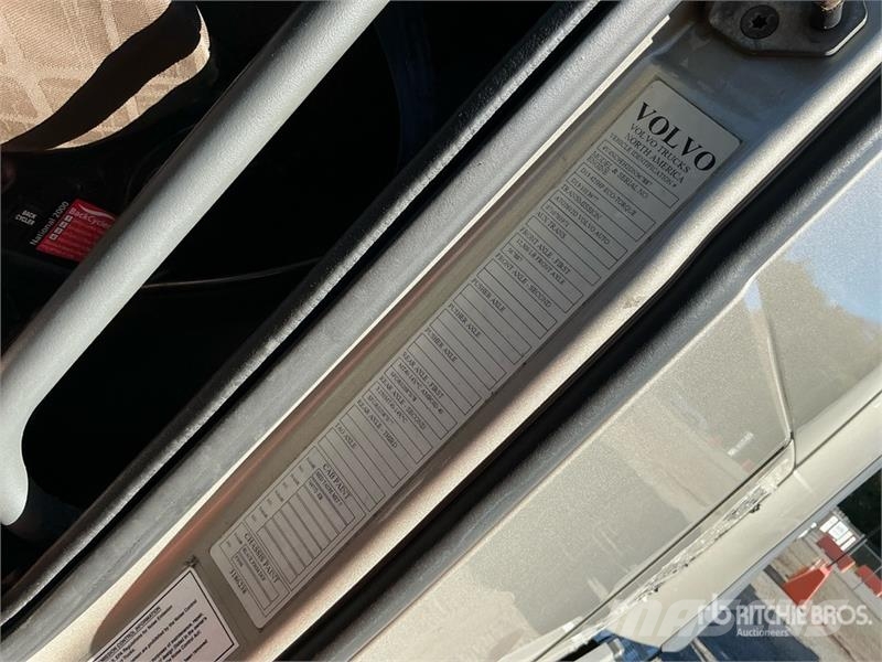 Volvo VNL670 牵引车