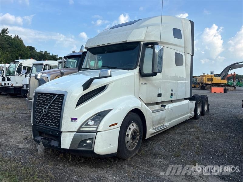 Volvo VNL760 Trekkers