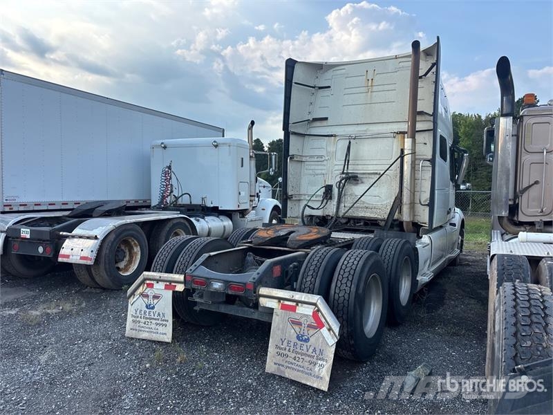 Volvo VNL760 Trekkers