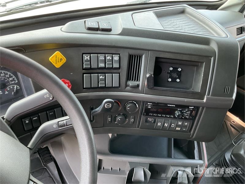 Volvo VNL760 Tractor Units